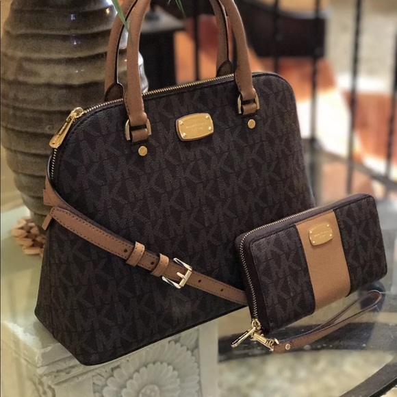 Michael Kors Handbags - Michael kors LG Cindy Dome satchel + wallet set